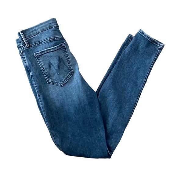 MOTHER The Looker in Groovin Distressed Jeans Size 26x 30 - Picture 4 of 14